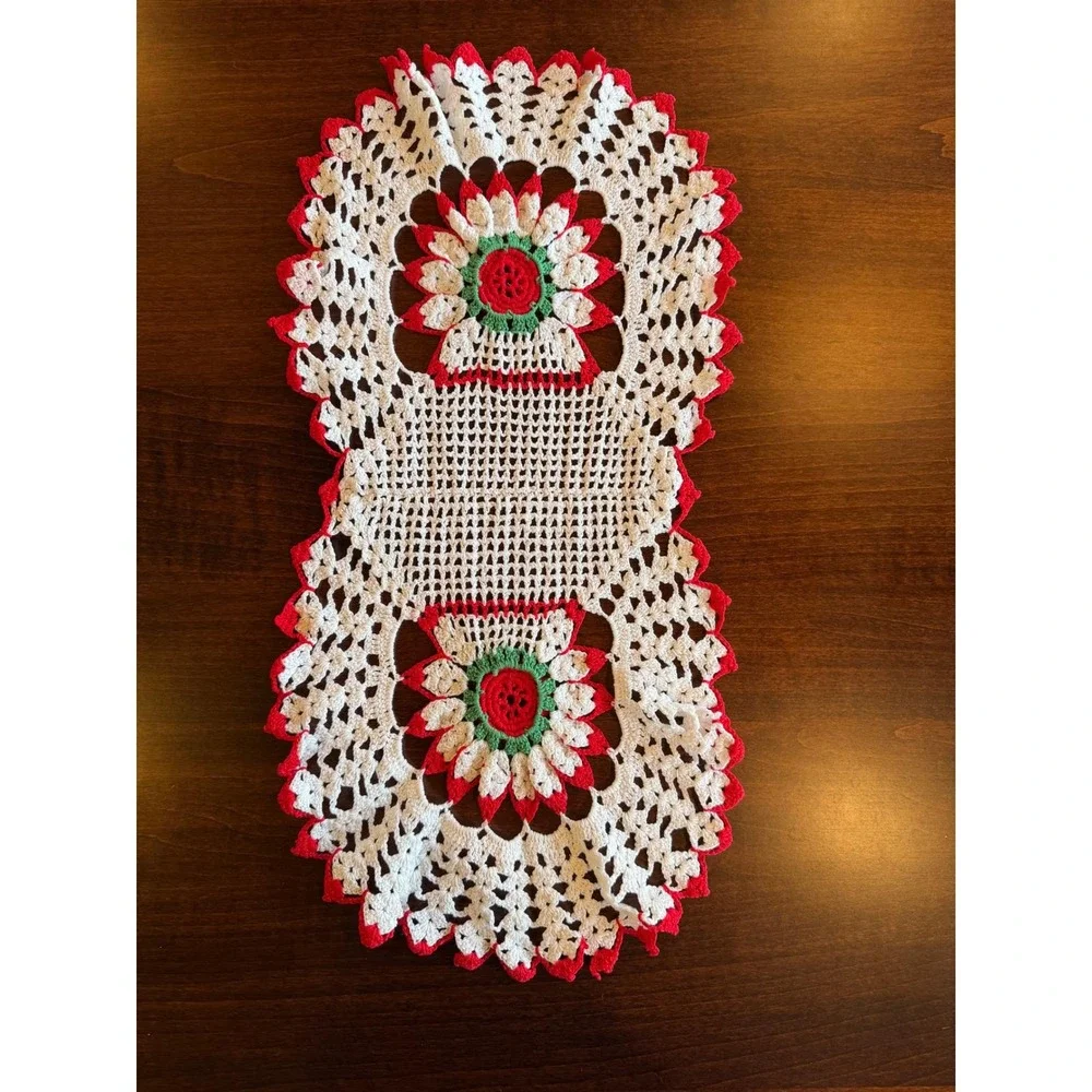 Vintage Crochet Oval Pineapple Lace‎ Floral Dresser Scarf White Red Doily 18x9